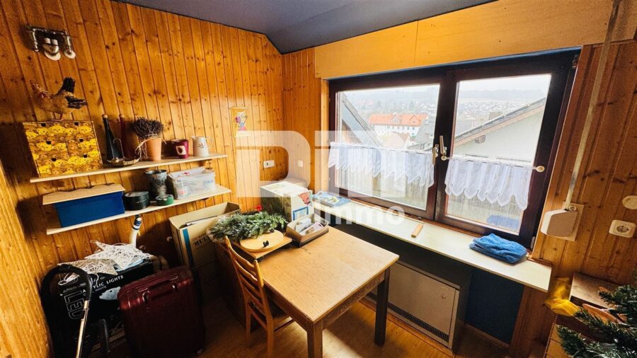 Gepflegtes 1 bis 2 Familienhaus in gesuchter Ortsrandlage mit Panoramablick - OG / DG Küche